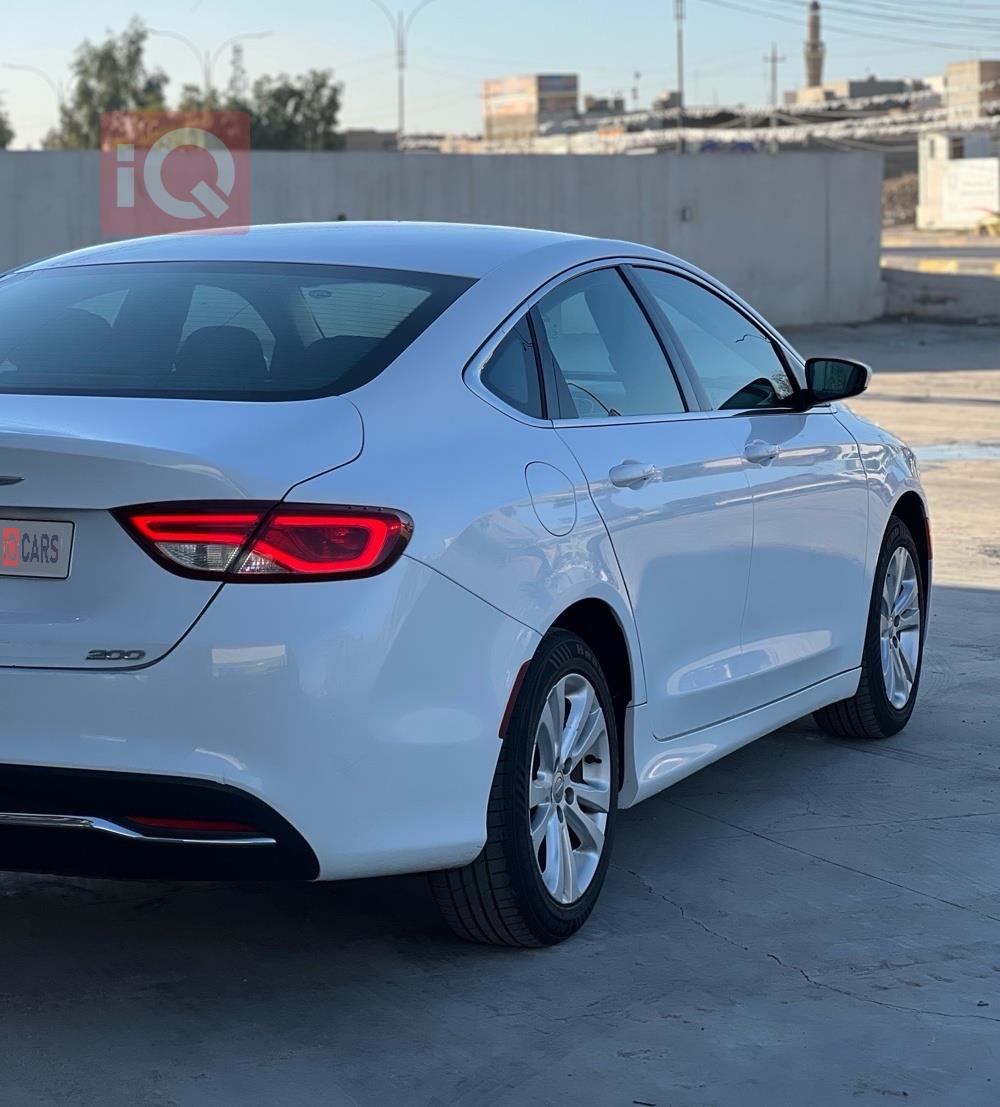 کرایسلەر 200